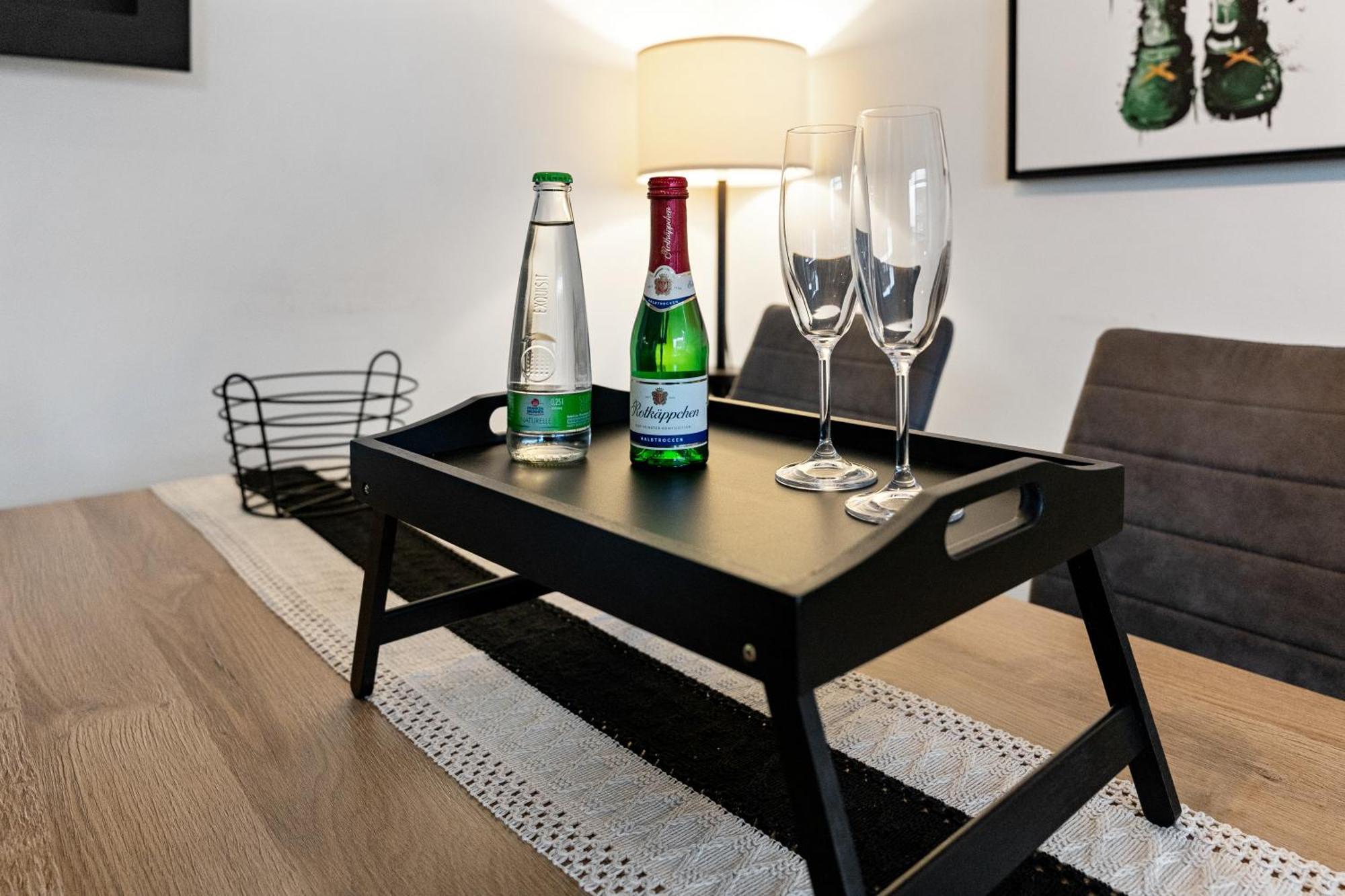 Modern Style Business Suite - Office - Kitchen - Balcony Херцогенаурах Екстериор снимка