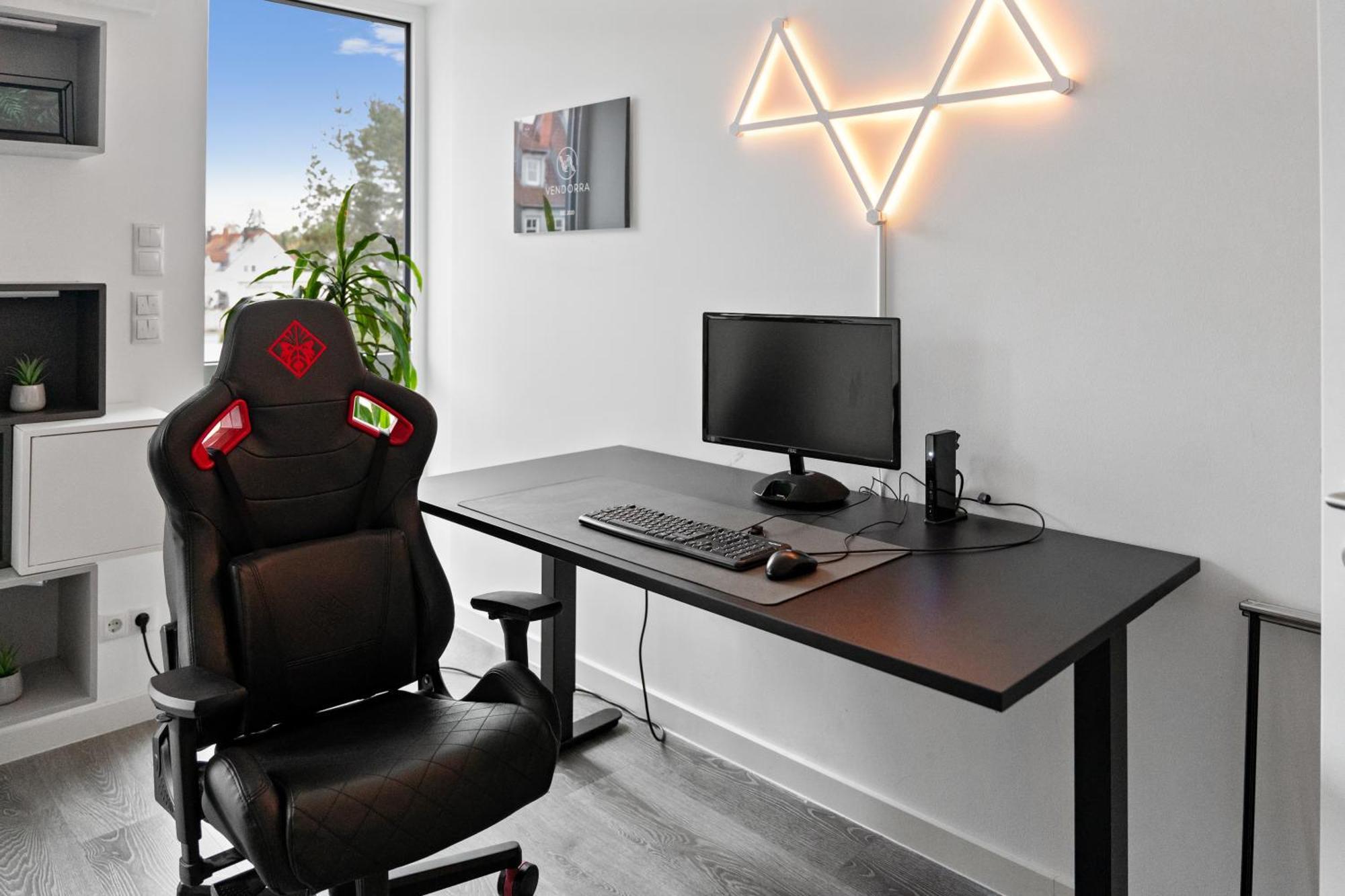 Modern Style Business Suite - Office - Kitchen - Balcony Херцогенаурах Екстериор снимка